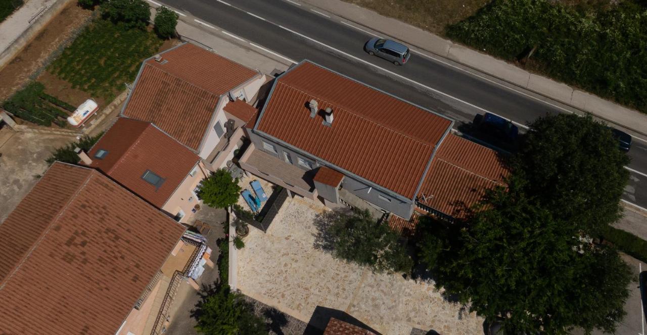 Apartment Stela - Private Terrace & Parking Zara Esterno foto