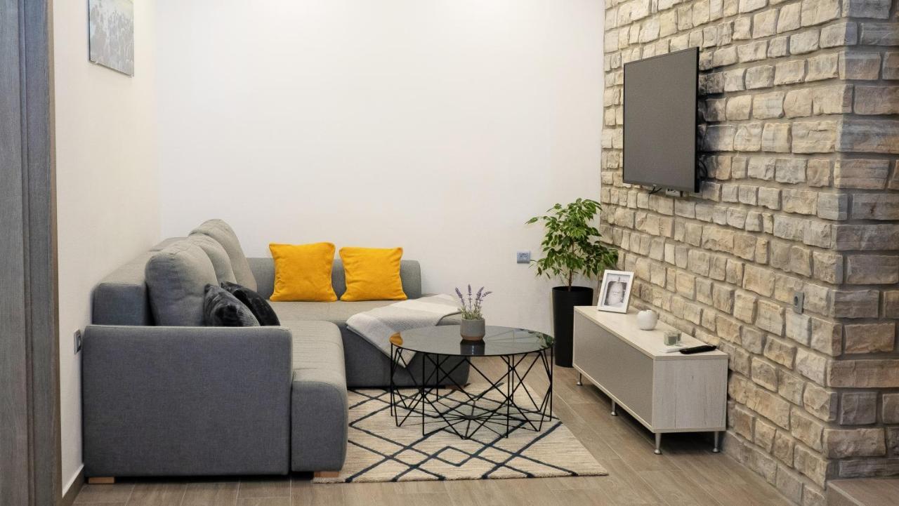 Apartment Stela - Private Terrace & Parking Zara Esterno foto