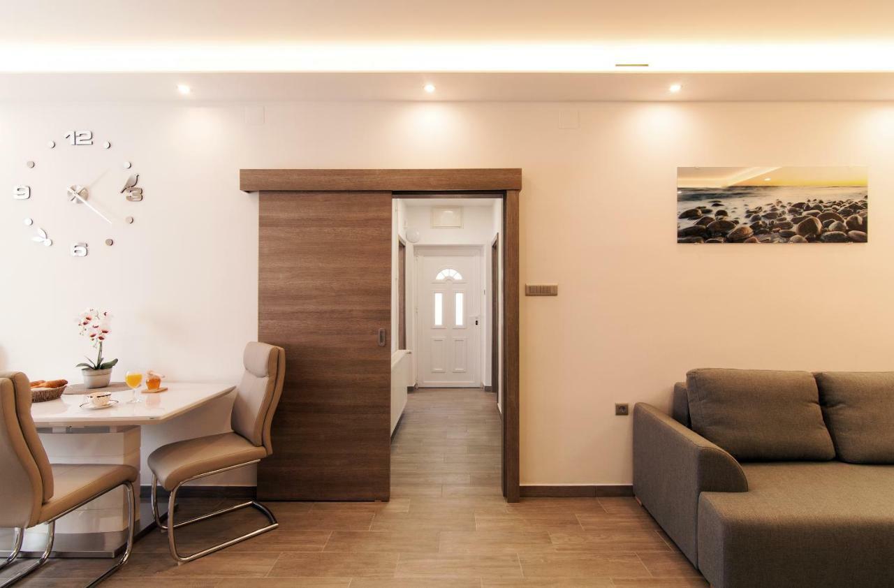 Apartment Stela - Private Terrace & Parking Zara Esterno foto