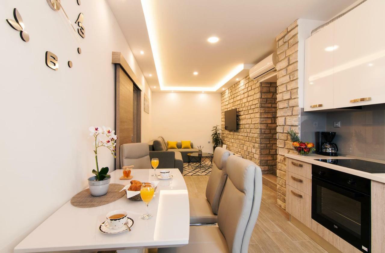 Apartment Stela - Private Terrace & Parking Zara Esterno foto